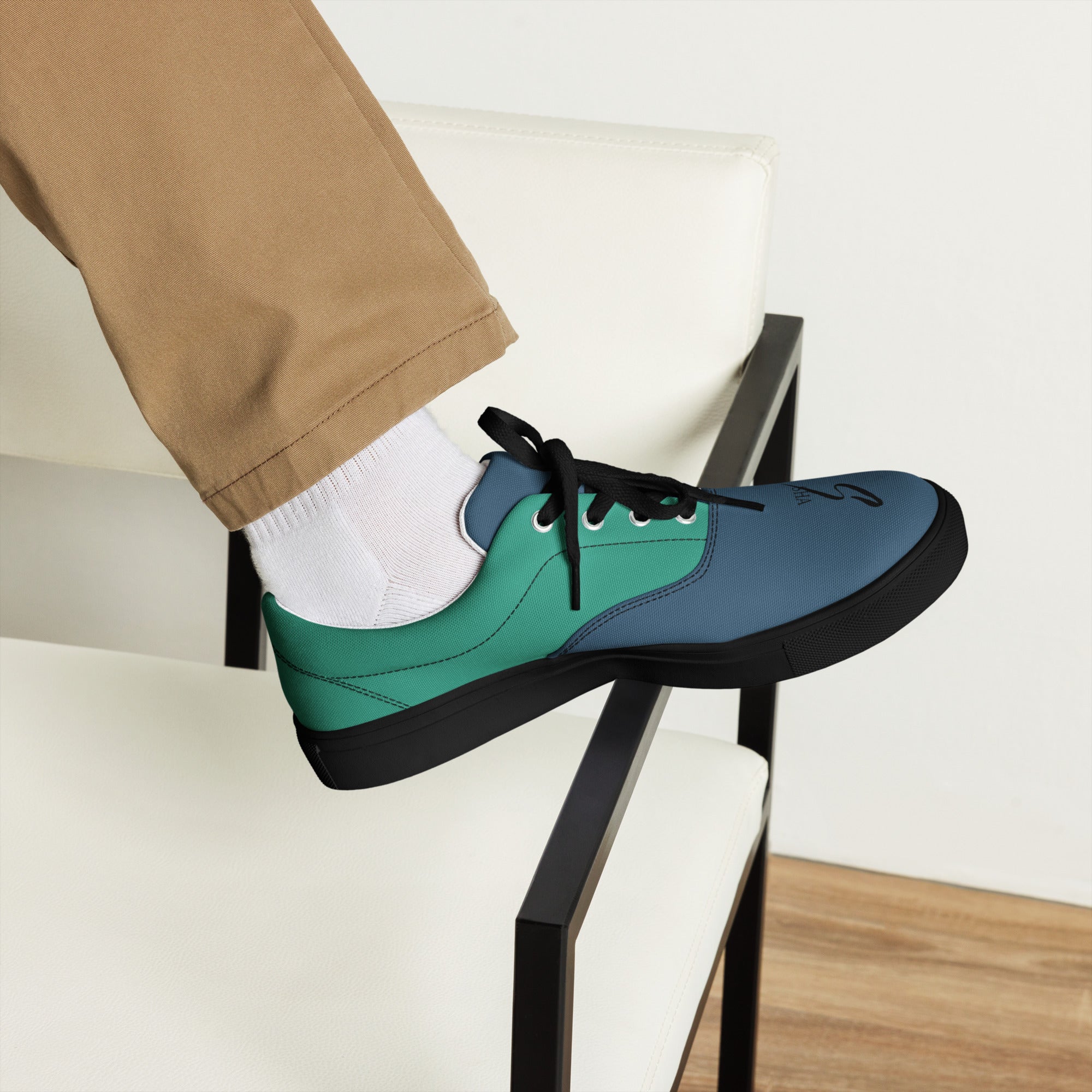 Step Into Summer Style: Why Canvas Shoes Are a Must-Have